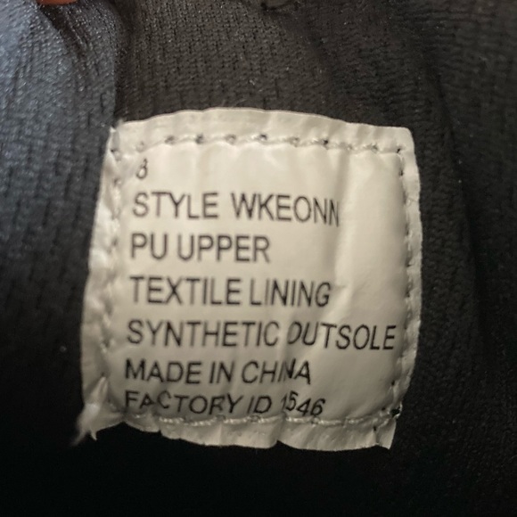 STEVE MADDEN BLACK RUNNERS- Size 8 - Picture 9 of 9